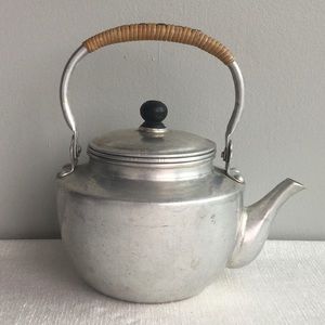 Vintage 2 cup teapot w/ woven wicker handle